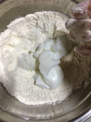 蛋黄酥的做法步骤：3