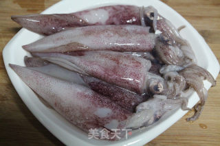 酱烧鱿鱼的做法步骤：1