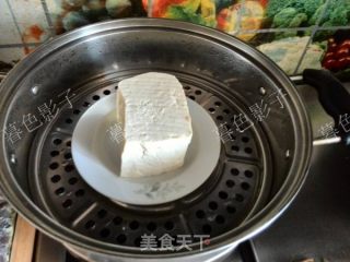 豆腐拌香椿的做法步骤：2