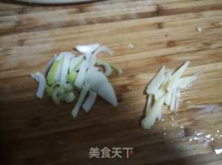 葱头炒牛肉的做法步骤：2