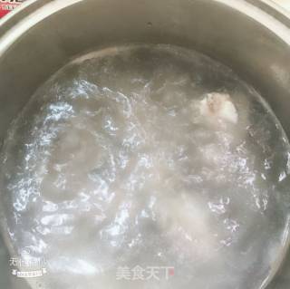 玉米排骨汤的做法步骤：2