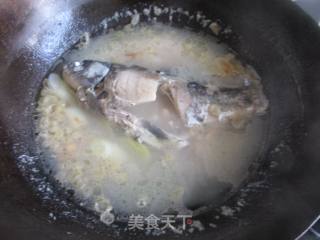鲫鱼黄豆浓汤的做法步骤：5