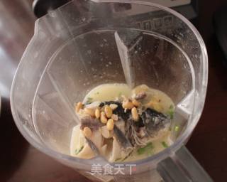 鲫鱼黄豆浓汤的做法步骤：6