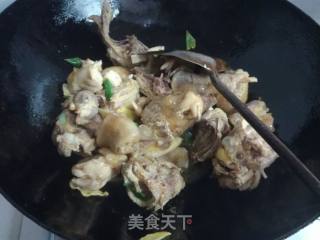 土豆炖鸡块的做法步骤：4