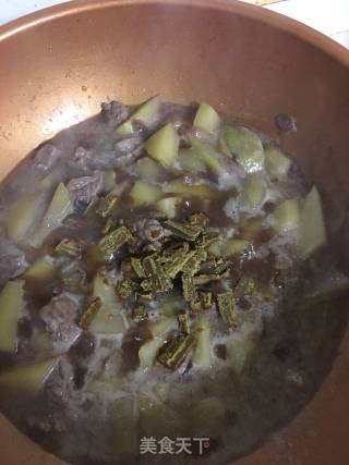 简易版土豆牛肉咖喱饭的做法步骤：5