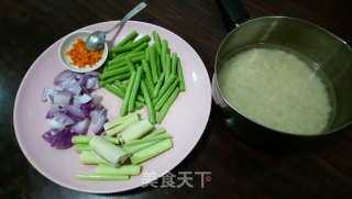 南洋風味之香茅黄姜印度米燜鸡腿飯的做法步骤：2