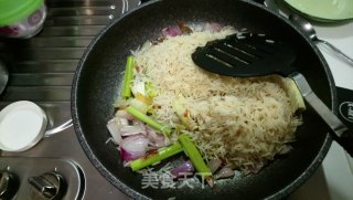 南洋風味之香茅黄姜印度米燜鸡腿飯的做法步骤：3
