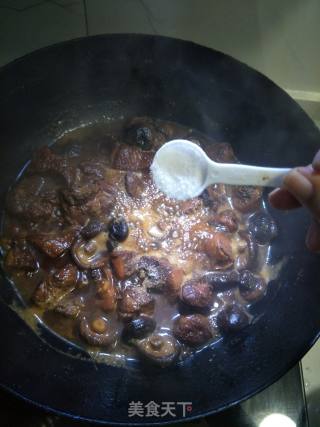 香菇鸡腿的做法步骤：11