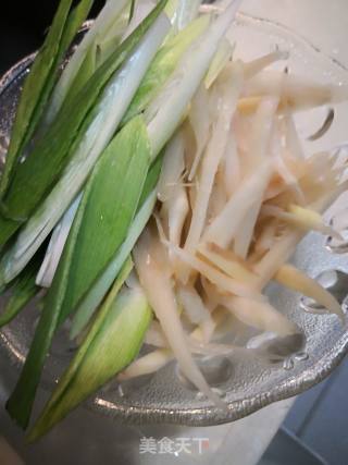 泡椒牛肉丝的做法步骤：2