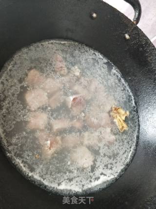 补补补之牛肉炖土豆的做法步骤：3