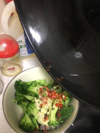 凉拌西兰花的做法步骤：4