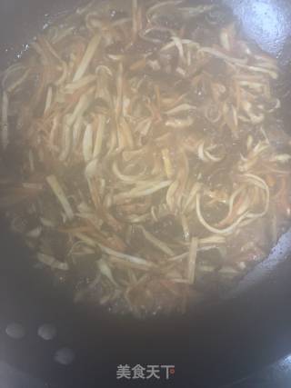 鱼香肉丝的做法步骤：3