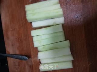 白焯芥兰头的做法步骤：1