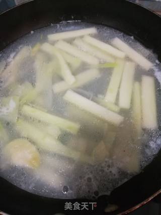 白焯芥兰头的做法步骤：2