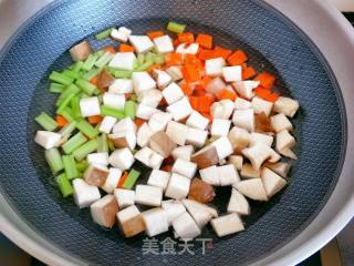 肉丁杏鲍菇的做法步骤：2