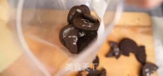 草莓盒子蛋糕的做法步骤：1