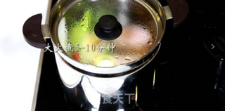 番茄牛腩汤的做法步骤：7