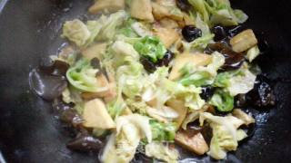 白菜木耳爆豆腐的做法步骤：11