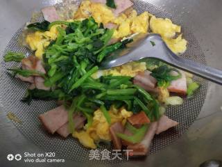 菠菜炒鸡蛋的做法步骤：6