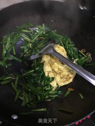 韭菜炒鸡蛋的做法步骤：5