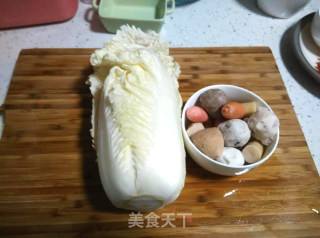 白菜鱼丸汤的做法步骤：1