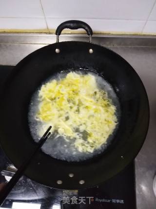 鸡蛋甩秀汤的做法步骤：4