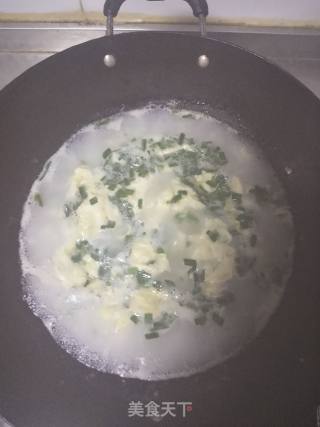 鸡蛋甩秀汤的做法步骤：5