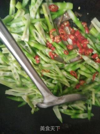 腊肉炒竹笋的做法步骤：3