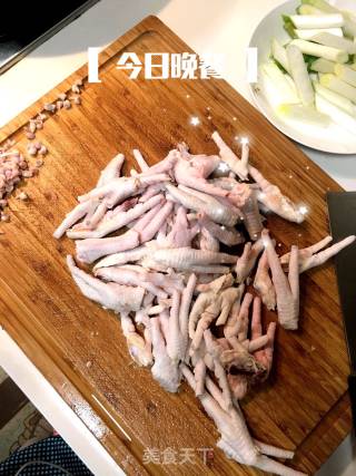 泡椒凤爪的做法步骤：1
