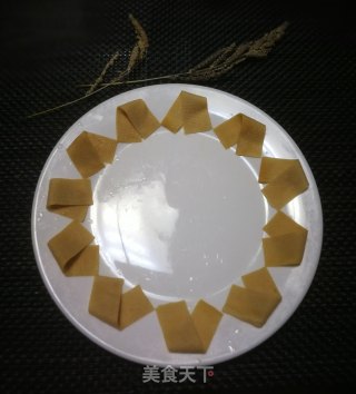 熏豆腐摆盘的做法步骤：8