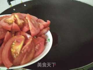 生菜银芽煮番茄的做法步骤：3