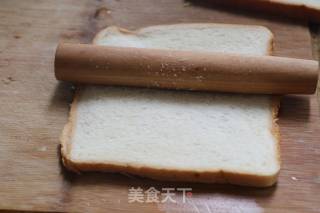 鸡蛋土司卷的做法步骤：2