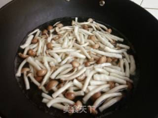 蟹味菇娃娃菜的做法步骤：3