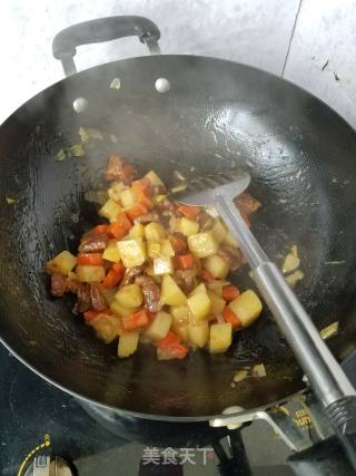 土豆胡萝卜块烧肉的做法步骤：9