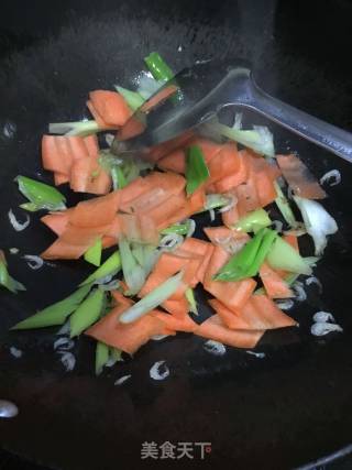 木耳炒鸡蛋的做法步骤：5