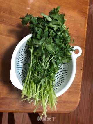 芫爆里脊丝的做法步骤：1