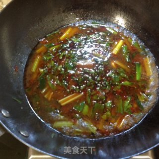 青花椒香芹烧鱼的做法步骤：5