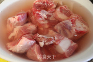 芋头蒸排骨的做法步骤：1