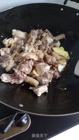 香菇淮山煲鸡汤的做法步骤：3