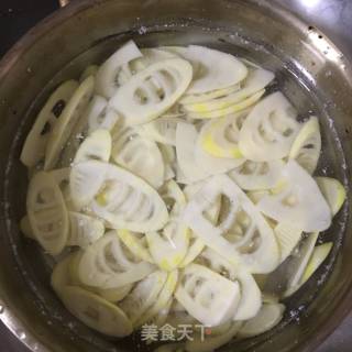 泡椒炒雷笋的做法步骤：4