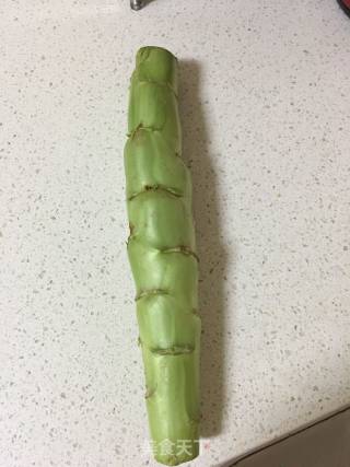 莴笋炒腊肠的做法步骤：2