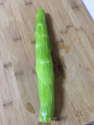 莴笋炒腊肠的做法步骤：3