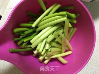 蒜薹肉末的做法步骤：2