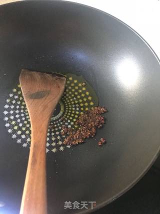 蒜苔炒肉的做法步骤：3