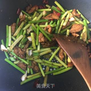 蒜苔炒肉的做法步骤：6