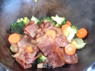 培根西兰花的做法步骤：8