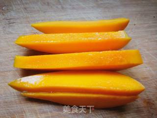 牛油芒果手卷的做法步骤：4