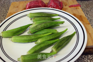 秋葵牛肉的做法步骤：1