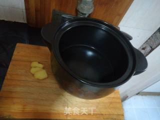 鱼头汤的做法步骤：2