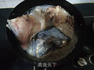 鱼头汤的做法步骤：6